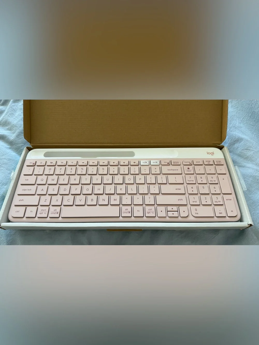 Logitech K585 Slim Multi-Device Wireless Keyboard WITH Pebble Mouse M350